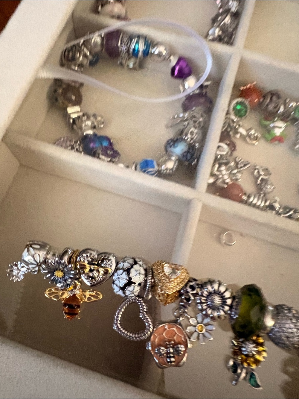 Pandora daisy and bee themed bracelet - Picture 8 of 9